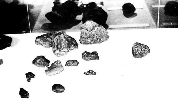 W marcu 1991 r. ukazuje się w URANII artykuł pt. Co nas obchodzą meteoryty? A. Pilskiego i można bez przesady nazwać go tekstem programowym skierowanym do miłośników meteorytów i meteorytyki.