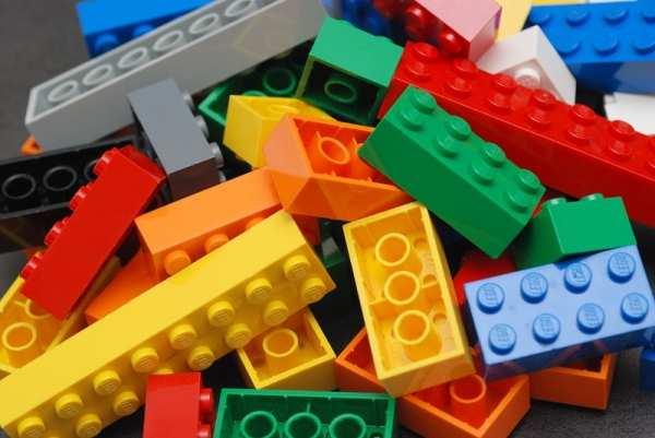 KLOCEK LEGO Był chroniony patentem od 1940 roku, ale już nie jest (20 lat) Po tym okresie dane rozwiązanie staje się częścią domeny publicznej.