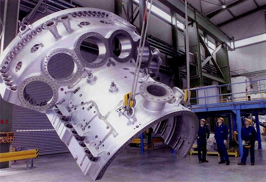 2. Wytwarzanie odlewów staliwnych Produkcja odlewów zarówno staliwnych, jak i odlewów innych metali polega na nadaniu przedmiotowi kształtów poprzez doprowadzenie do uprzednio przygotowanej formy