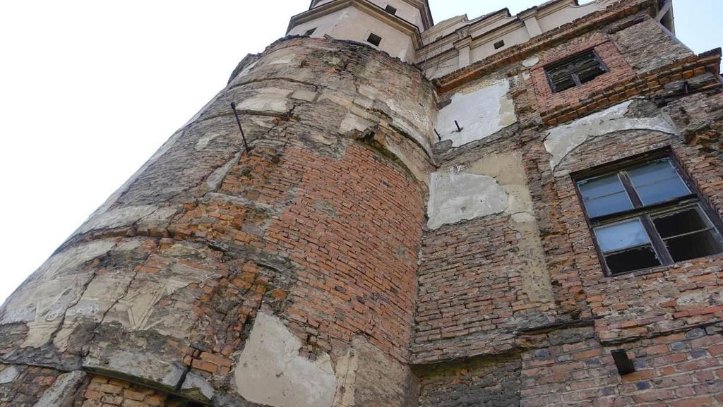 fundamentowa ma możliwość poboru wody, to będzie ona transportowana przez system kapilarny muru na taką wysokość, aby ilość