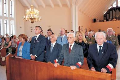 Pruś, członkowie zarządu powiatu grójeckiego Ireneusz Szymczak i Paweł Siennicki, wiceburmistrz Karol Biedrzycki, Dowódca 1.