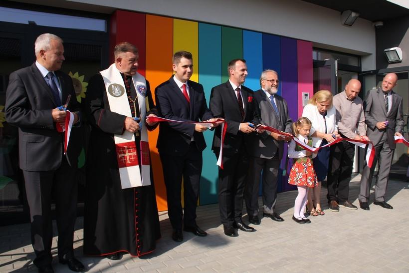 Ważne wydarzenie dla mieszkańców miejscowości i gminy Dębe Wielkie otwarcie nowego budynku Gminnego Przedszkola.