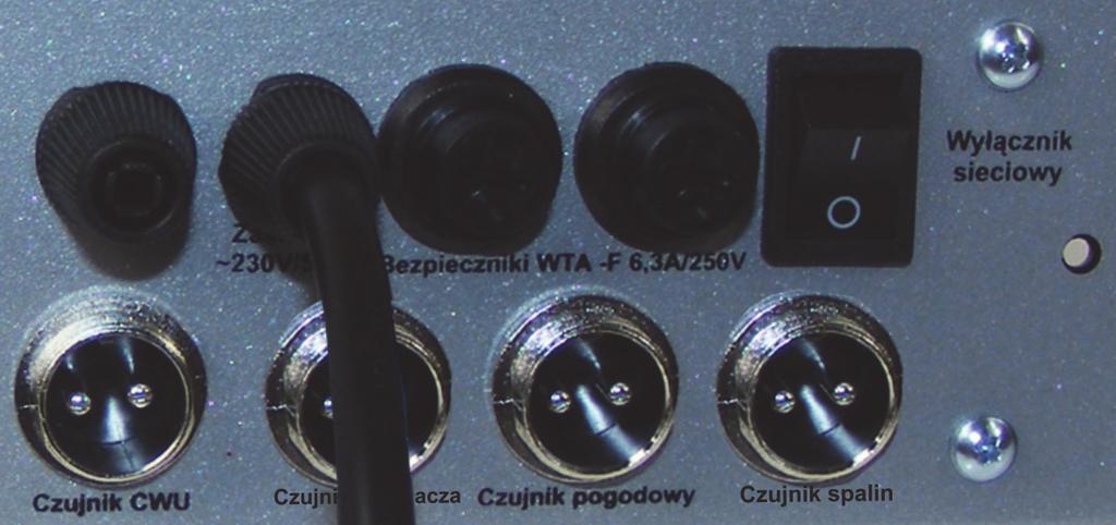 Podłączenie czujnika mieszacza/podłogi i siłownika zaworu Regulator obsługuje wyłącznie siłowniki posiadające cewki zasilane napięciem ~230V/50hz z wyłącznikiem krańcowym przy pełnym otwarciu i