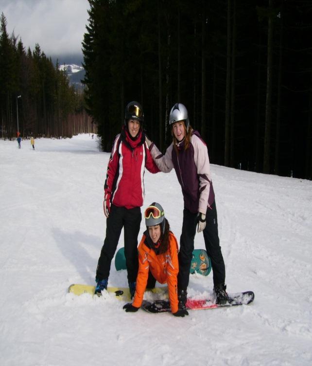 Dodatkowe wydatki Ci, którzy będą jeździć na nartach, snowboardzie koszty karnetów (w sezonie zimowym 2012/13 cena