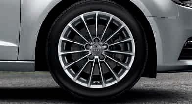 Kinetik-design, z oponami 225/45 R 17 Niedostępne dla silnika 1.