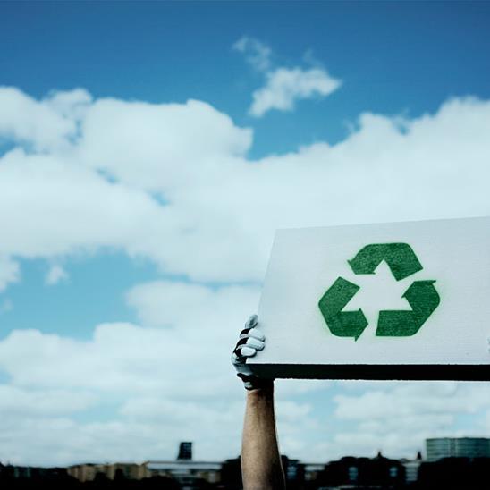 Kodeks postępowania 8 Ochrona środowiska i klimatu Środowisko i klimat H+H jest dumnym producentem autoklawizowanego betonu komórkowego materiału budowlanego szczególnie przyjaznego dla środowiska,