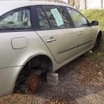 samochodów parkujących gdzie popadnie.
