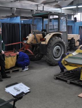 TECHNIK MECHANIZACJI ROLNICTWA Młodzież: użytkuje pojazdy, maszyny,