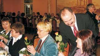 Dyrekcja rozwa a równie mo liwoœæ zorganizowania wielkiego balu absolwentów. - To mo e byæ najwiêkszy bal w powiecie - zapowiada Nowacki.