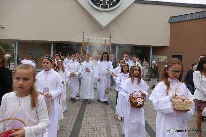 procesja eucharystyczna, która przeszła ulicami