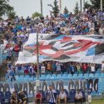 Od małego na całego! Flaga z takim hasłem pojawiła się w sektorze G stadionu im. Kazimierza Górskiego, podczas niedzielnego meczu Wisły Płock z Wigrami Suwałki.