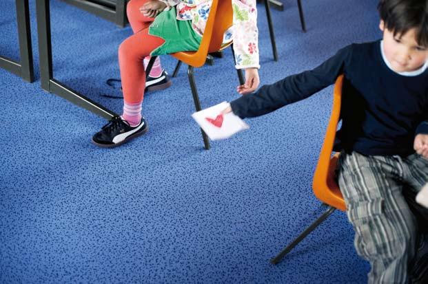 Flotex jest wodoodporny Jako pokrycie podłogowe wodoodporne, Flotex jest jedyną zmywalną wykładziną tekstylną, odporną na zaplamienia.