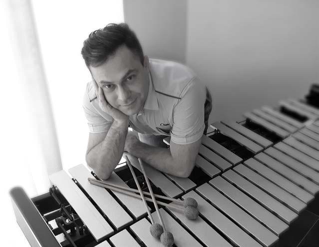DAMIAN DRZYMAŁA Urodzony w 1978r. muzyk instrumentalista, absolwent Akademii Muzycznej im. K. Szymanowskiego w Katowicach, którą ukończył w 2002 roku u prof. Jana Zegalskiego.