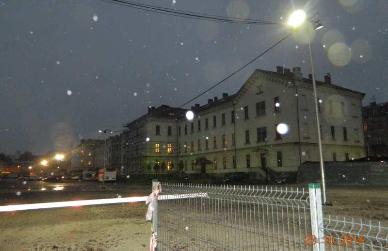 od strony ulicy