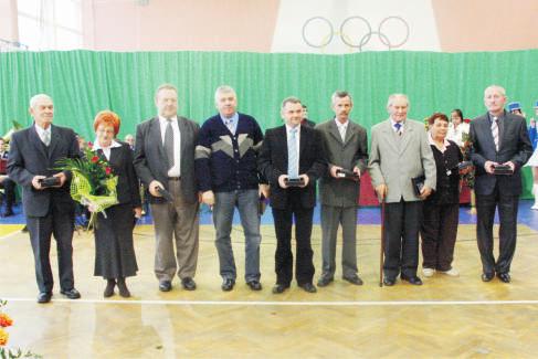 Stwierdził, że w tych latach staliśmy się gminą coraz wyraźniej rozpoznawalną. Podziękował radnym wszystkich kadencji za zaangażowanie w realizacji wspólnych zadań.