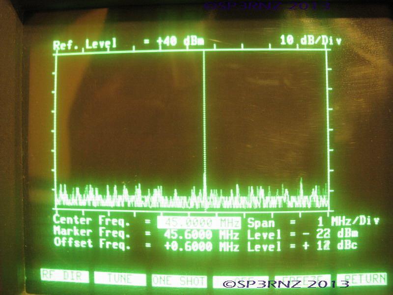 Na pierwszy rzut oka widać znaczne obniżenie poziomu podstawy sygnału użytecznego 70MHz, jak również wyraźne zmniejszenie szpilek bocznych, przy jednoczesnym minimalnym wzroście mocy wyjściowej.