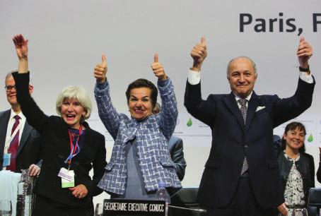 10 Czym jest Porozumienie Paryskie? IISD/ENB Zdj. 3. Ogłoszenie zawarcia Porozumienia Paryskiego w 2015 r.