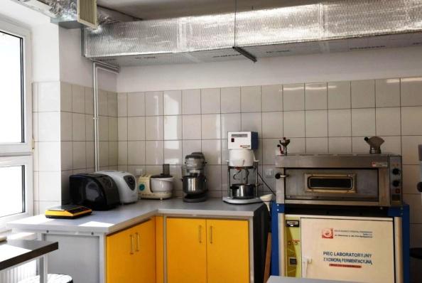 KATEDRA PROCESÓW I URZĄDZEŃ PRZEMYSŁU SPOŻYWCZEGO Nazwa usługi: Badanie zbóż, mąk i pieczywa Badanie właściwości wypiekowych zbóż, jakości mąki (liczba opadania, zawartość popiołu, wilgotność,