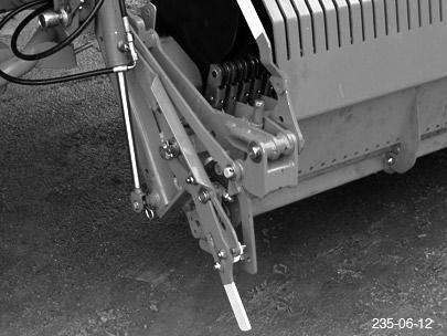 81 Mechanizm tn cy Ustawienia Ustawienie úruby uderzenia przy düwigni - OdstÍp miídzy úrubπ ustawienia (SK-4) i koòcûwkπ