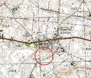Jacek Radkowski i Jacek Wysocki Ryc. 56. Kiwity, st. 1. Lokalizacja grodziska na mapie w skali 1:25000 Fig. 56. Kiwity, site 1. Location of the stronghold on a 1:25,000 map Ryc. 57. Kiwity, st. 1 stan wiosną 2016 roku ( fot.