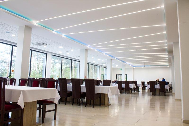 Poza tym, mieliśmy już okazję poznać kunszt kulinarny Pań, które obecnie sprawują władzę w kuchni. Restauracja w maju jest otwarta codziennie od 12.00 