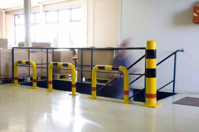 Bariera wykonana z poliuretanu z czerwoną taśmą odblaskową, podstawa 140 x 140 x 20 mm, średnica Ø 80 mm Kod produktu Opis Wysokość Długość Waga 151.400.