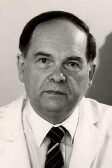 Andrzej Głuszcz Był organizatorem i kierownikiem Pracowni Neuropatologii w Katedrze Anatomii Patologicznej Akademii Medycznej w Łodzi.