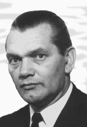 Prof. zw. dr hab. n. med. Zenon Torzecki Był dziekanem Wydziału Lekarskiego AM w Łodzi, prodziekanem Wydziału Lekarskiego AMŁ, dyrektorem Instytutu Patologii AMŁ.