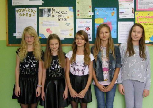 5 pazdziernika ' W czwartek 6 października w Bychawie odbyły się Powiatowe Igrzyska w sztafetowych biegach przełajowych dziewcząt i chłopców w których nasze drużyny wzięły udział.