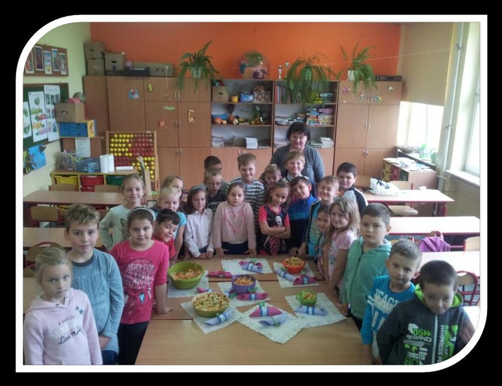 17-20 pazdziernika ' W naszej szkole odbyły się zawody szkolne w tenisie stołowym w kat. indywidualnej dziewcząt i chłopców. Wzięło w nich udział pond stu uczniów.