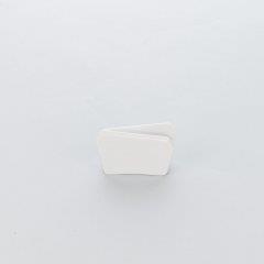 Parametry: Wysokość - H: 85 mm Szerokość - W: 110 mm Mycie w zmywarce: tak Marka: Stalgast Opis: porcelana gładka, biała można myć w zmywarce i używać w kuchenkach mikrofalowych cena podana jest za