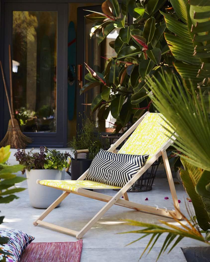 MATERIAŁY PRASOWE IKEA / LUTY 2017 / 36 PH140133 MYSINGSÖ krzesło plażowe 89,99 S53 G99, W80 cm.