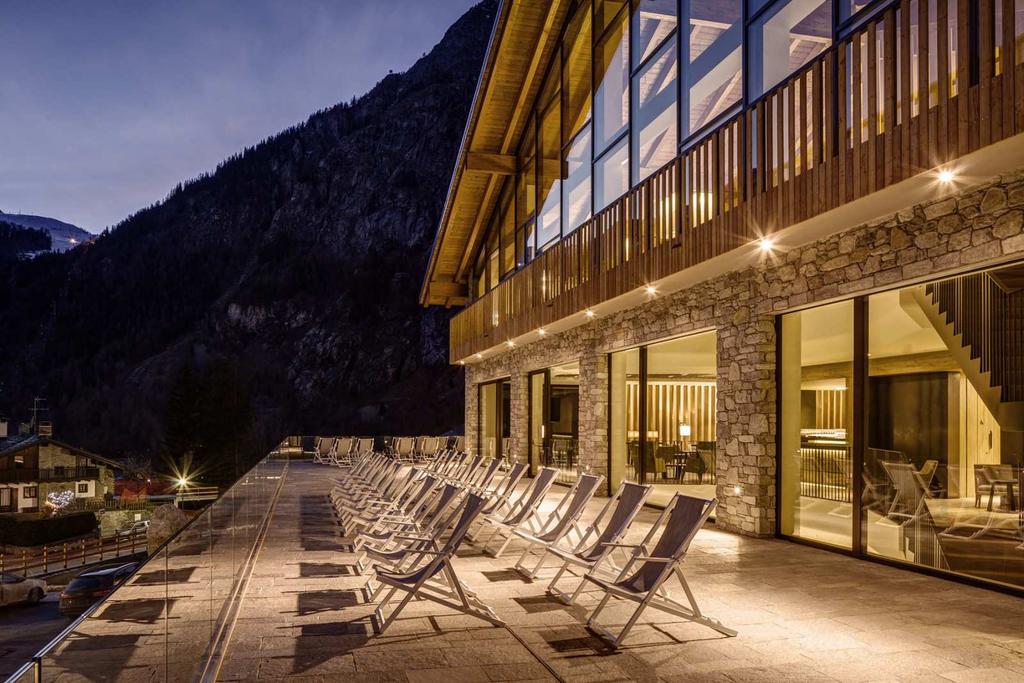 Courmayeu oraz dzielnicy handlowej.