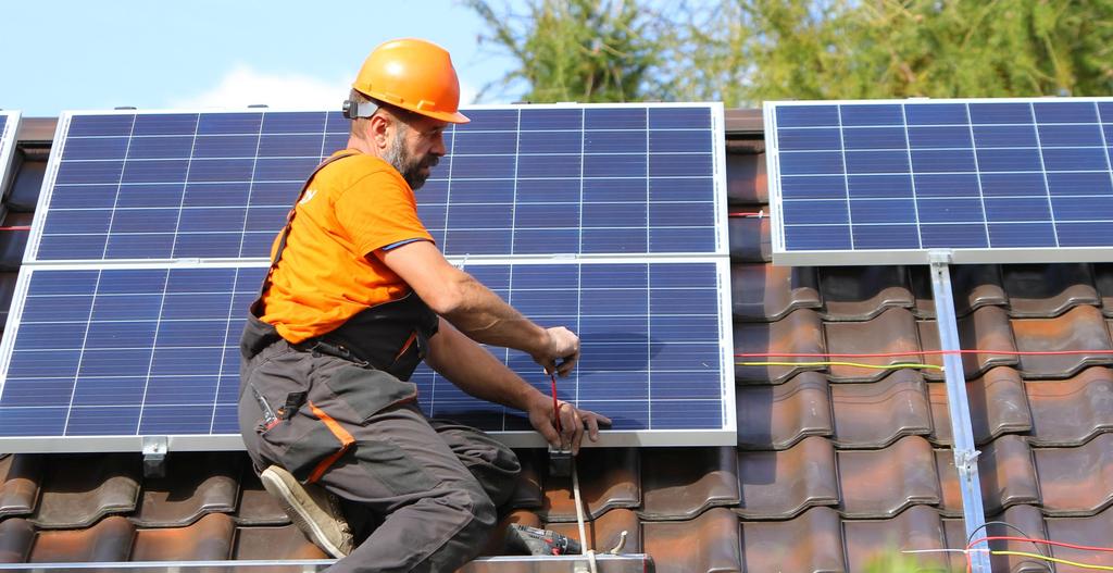PERSPEKTYWY ROZWOJU RYNKU FOTOWOLTAICZNEGO Około 22% Polaków rozważa zainstalowanie w ciągu najbliższych 2-3 lat urządzeń umożliwiających korzystanie z odnawialnych źródeł