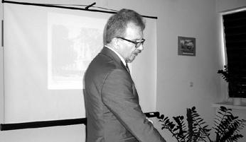 Alicja Bednarska, kierownik Działu Kulturalno-Oświatowego Uzdrowiska Busko-Zdrój S.A. i Grzegorz Kielesiński, specjalista ds.