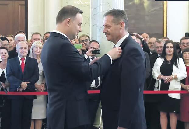 83 411 50 12, 83 411 50 13 Uroczystość odbyła się w Pałacu Prezydenckim 29 maja br. z okazji Dnia Samorządu Terytorialnego.