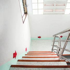 rzucić pomiar sufitów, na których dokładnie zostaną pomierzone: instalacje tryskaczowe, miejsca nawiewów, oprawy lamp i inne elementy instalacji w budynku, itp.