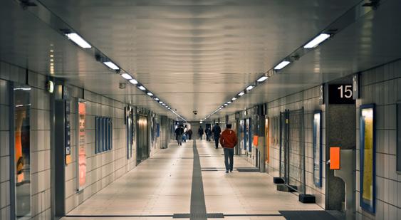 W przypadku standardu Tegova nie występuje redukcja powierzchni ze względu na obniżoną wysokość. Tu podajemy powierzchnię pomieszczeń o wysokości poniżej 1,5m).