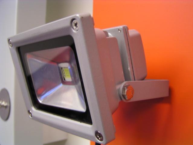 HALOGEN HIGH POWER LED 20 W HAL20 wys.140mm, szer.179mm, gł.