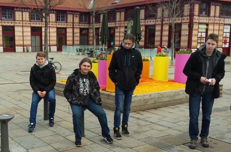 Zespół Szkół nr 10 w Zabrzu Imię i nazwisko Miejsce praktyki Piotr Kudla Mateusz Wiącek Maksymilian Głodny Daniel Kopiecki 7-12 III Open Factory w ramach Biennale