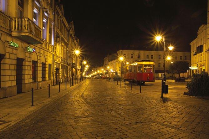 25 Leszek Dzieński Tarnów, ulica Krakowska nocą /