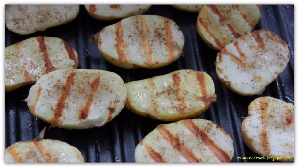 grillowana ziemniaczana stylu w sałatka francuskim Młodych ziemniaczków zawsze brakowało mi na emigracji, dlatego teraz, jak tylko pierwsze pojawiają się na targu, trudno powstrzymać się pokusie i