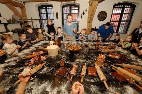 Świętokrzyskie - Muzeum Zabawek w Kielcach i Jaskinia Raj Kazimierz Dolny + Magiczne