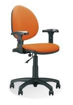 prowadnice rolkowe zapobiegające wypadaniu, wymiary frontu szuflady: 752 x 83 mm 4 Krzesło obrotowe 2 Ergonomiczne krzesło SMART obrotowe na kółkach ( do powierzchni twardych) z podstawą czarną z
