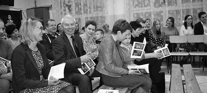 Koncert uświetnili swoją obecnością także nauczy- ciele i uczniowie Ogniska Muzycznego w Błażowej p. Mieczysław Czarnik i p.