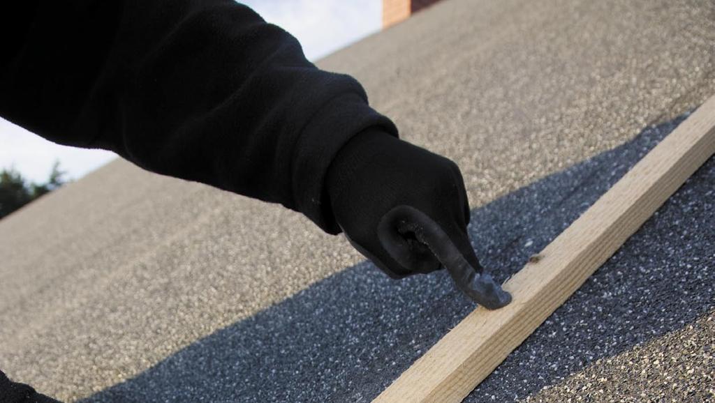 Praktyczny poradnik montażu paneli dachowych na rąbek Prezentowany