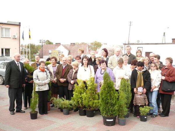 2 Gmina Linia KLËKA TARYFY ZA USŁUGI ŚWIADCZONE PRZEZ GMINĘ W ZAKRESIE ZBIOROWEGO ZAOPATRZE- NIA W WODĘ I ZBIOROWEGO ODPROWADZANIA ŚCIEKÓW NA TERENIE GMINY LINIA OD DNIA 01.01.2009 R. DO DNIA 31.12.