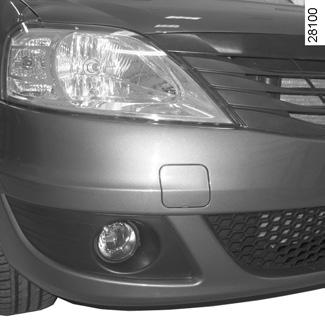 ŚWIATŁA PRZECIWMGIELNE: wymiana żarówek Dodatkowe reflektory Chcąc wyposażyć samochód w reflektory przeciwmgielne lub dalekiego zasięgu, należy skontaktować się z Autoryzowanym Partnerem marki.