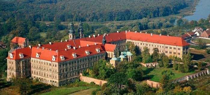 14:30 15:10 Sala Książęca w Lubiążu W czasie przejazdu na wycieczkę techniczną zaplanowane jest zwiedzanie unikatowej Sali Książęcej, znajdującej się w zabytkowym opactwie w Lubiążu.