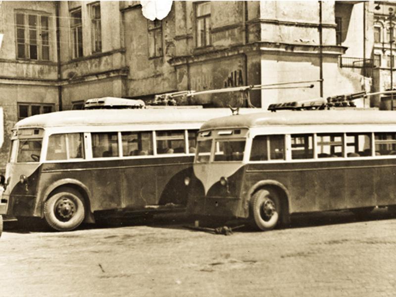 Komunikacja trolejbusowa w Lublinie dawniej 21 lipca 1953 r. uruchomiono pierwszą linię trolejbusową w Lublinie na trasie Dworzec PKP Radziszewskiego (linia nr 15).